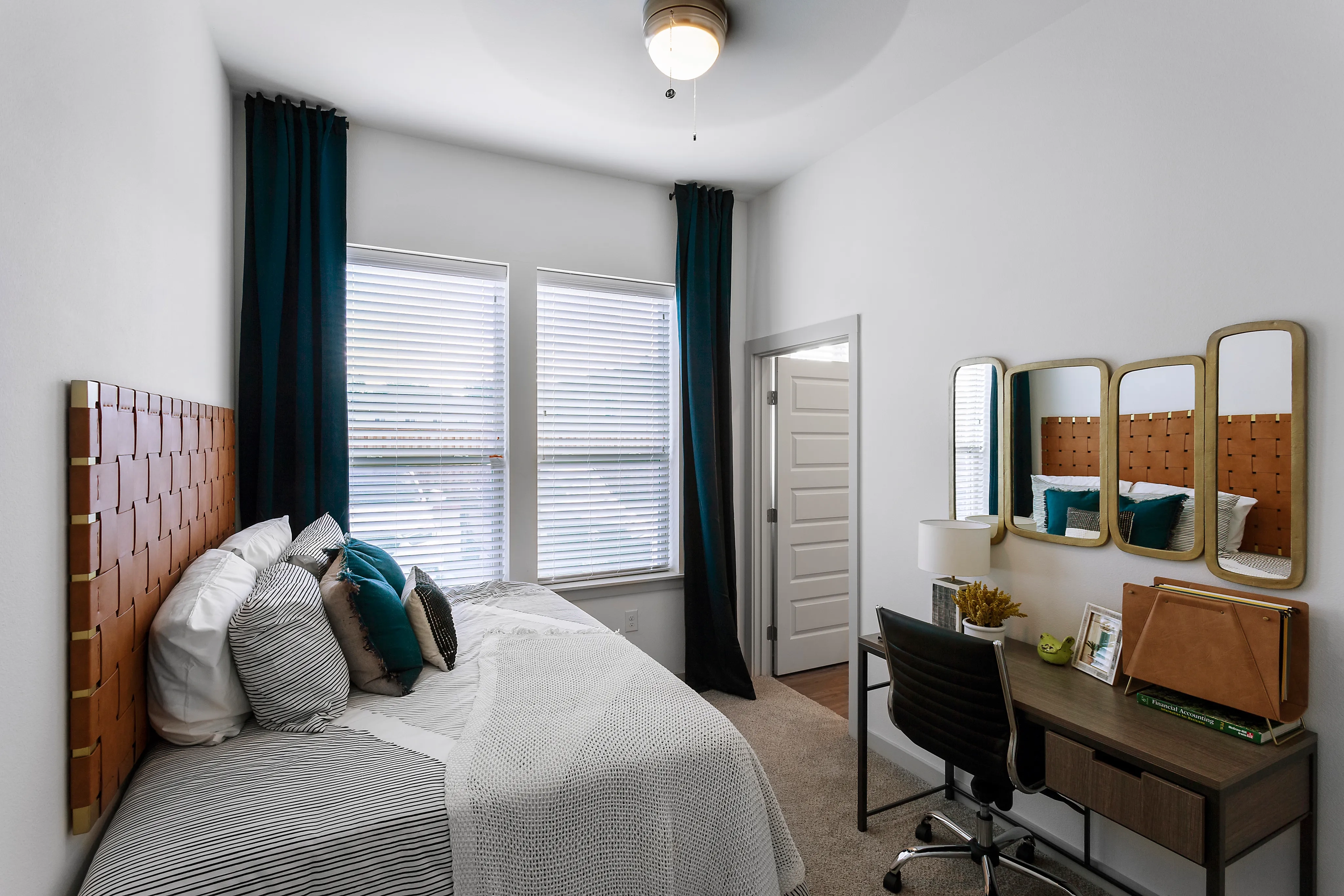  D6  -  Berkeley House | Student Housing  - Gallery -  1