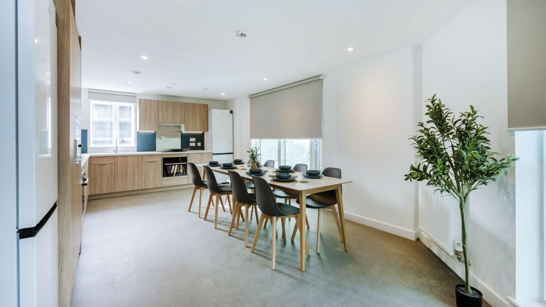 Classic 7-8 Bed En-Suite - 1