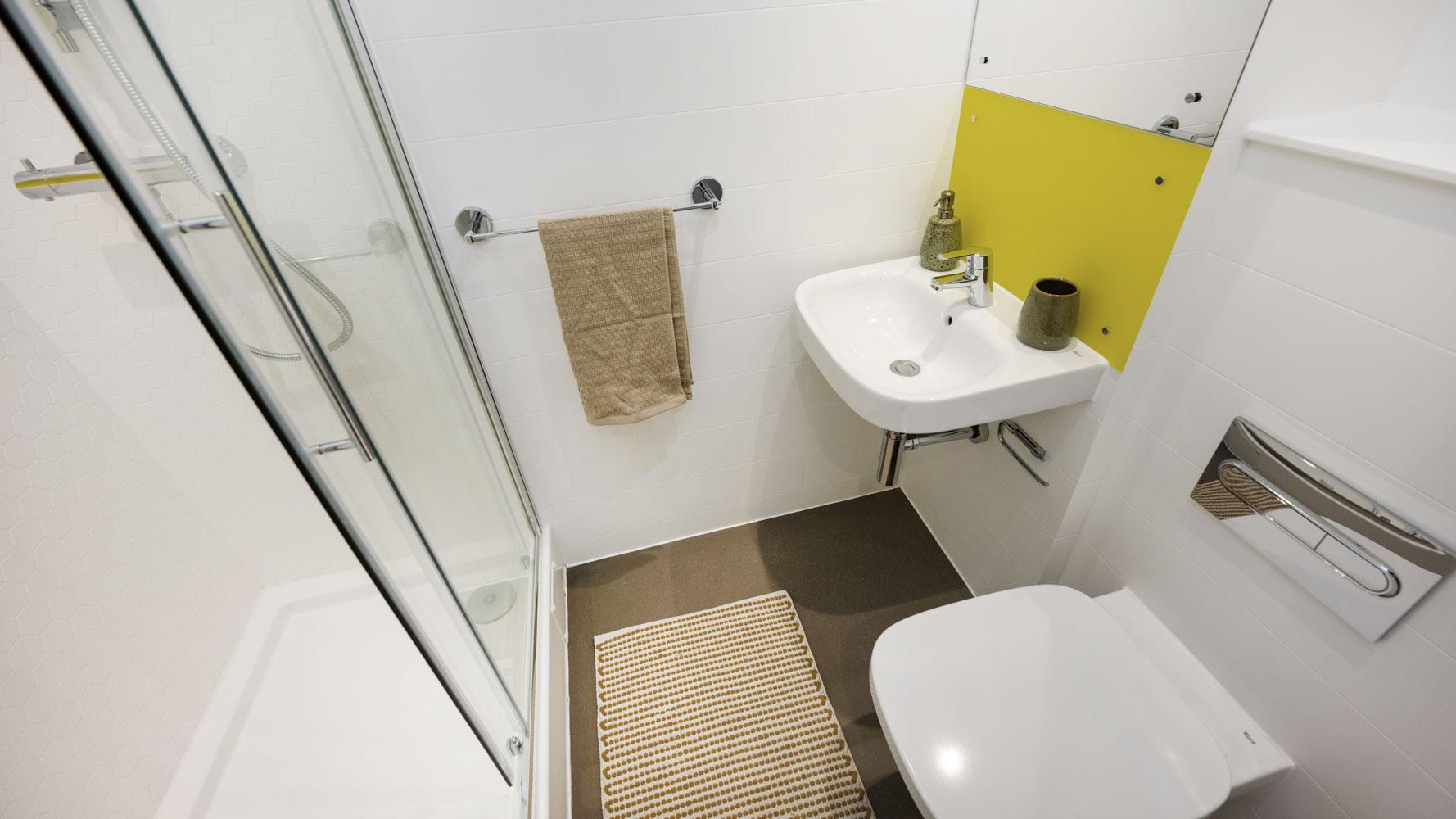 Classic Plus 7-8 Bed En-Suite - 7