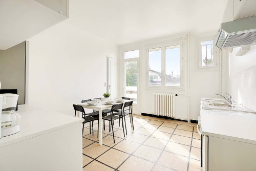 Move into this 14 m² coliving room in Clamart