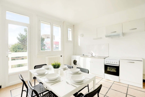 Move into this 14 m² coliving room in Clamart