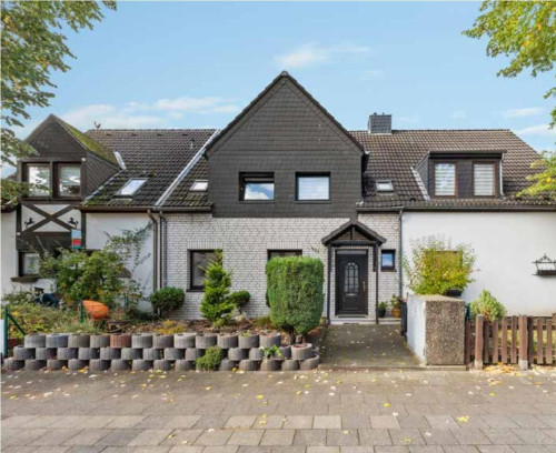 Great and quiet home in vibrant neighbourhood