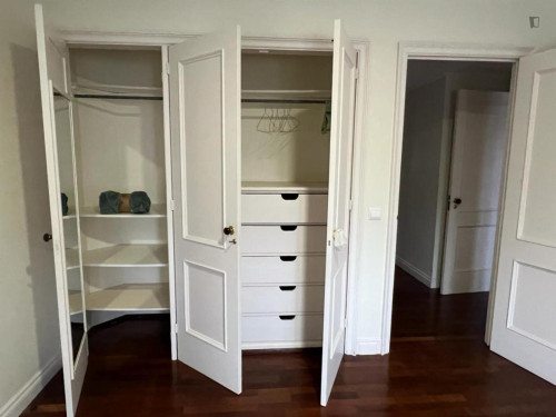 Offer titleBright Double Bedroom close to University of the Azores