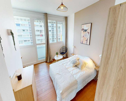 Exquisite double bedroom with a balcony, near the Glacière metro