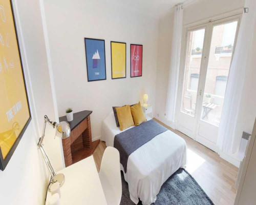 Charismatic double bedroom in Matabiau