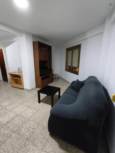 Cozy Single Bedroom close to Lo Torrent Park