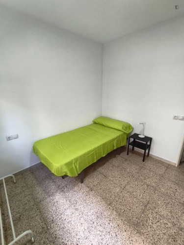 Cozy Single Bedroom close to Lo Torrent Park