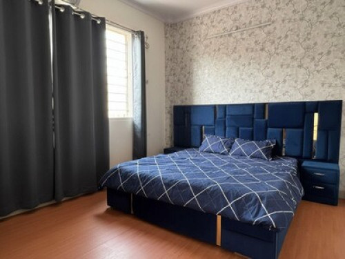 Private room with king bed  - Gallery -  5