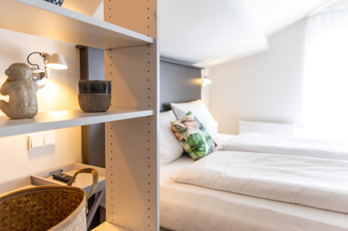Stylish Design Studio with Air Conditioning at Aliceplatz – Central & Comfortable  - Gallery -  5