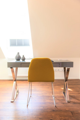 Stylish Design Studio with Air Conditioning at Aliceplatz – Central & Comfortable