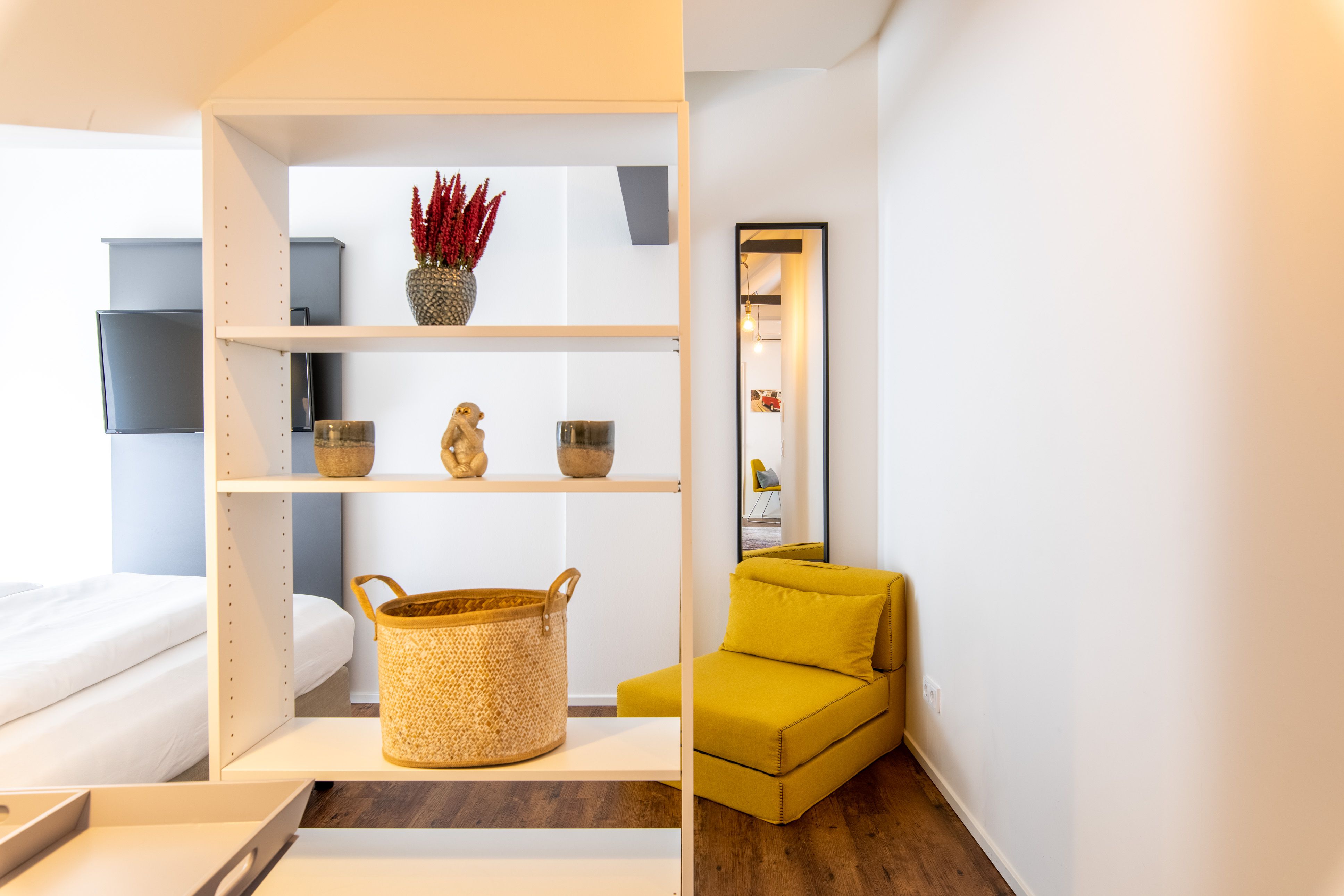 Stylish Design Studio With Air Conditioning At Aliceplatz – Central & Comfortable - Stylish Design Studio with Air Conditioning at Aliceplatz – Central & Comfortable - Gallery - 6