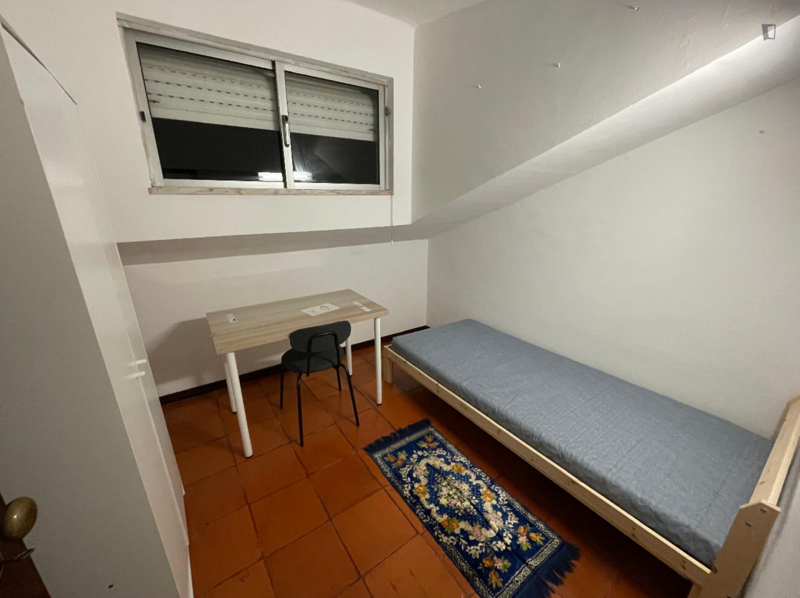 Profound Single Bedroom Close To Coimbra University - Profound Single Bedroom close to Coimbra University - Gallery - 1