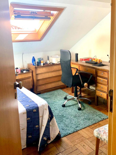 Sunny bedroom in a nice flat