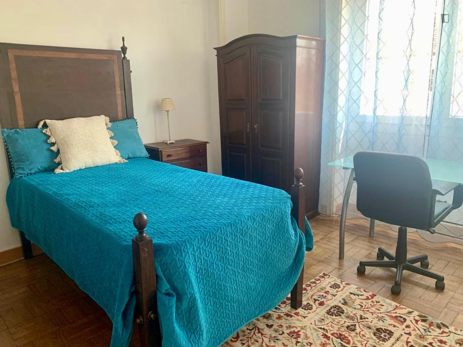  Charming Bedroom Next To Alma Shopping  -  Charming bedroom next to Alma Shopping  - Gallery -  1