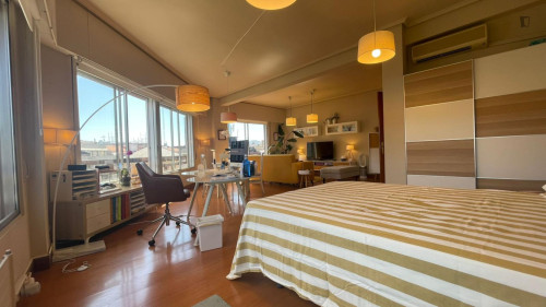 Double bedroom in 3-bedroom apartment