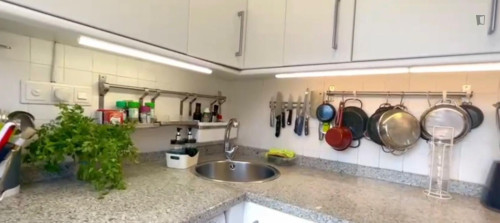Double bedroom in 3-bedroom apartment