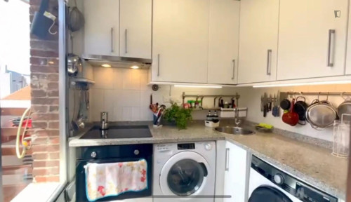 Double bedroom in 3-bedroom apartment  - Gallery -  5