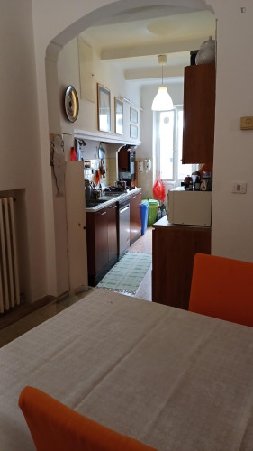 Elegant large double bedroom close to the city center - Gallery - 9
