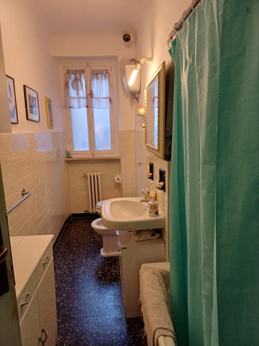 Elegant large double bedroom close to the city center - Gallery - 11