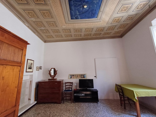 Elegant large double bedroom close to the city center  - Gallery -  5