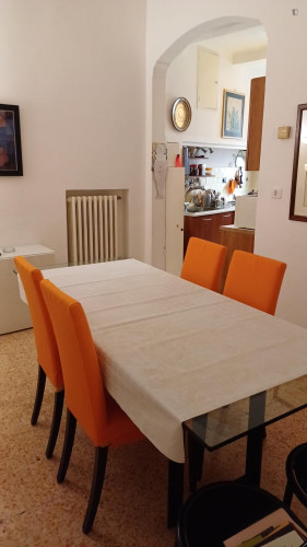 Elegant large double bedroom close to the city center - Gallery - 6