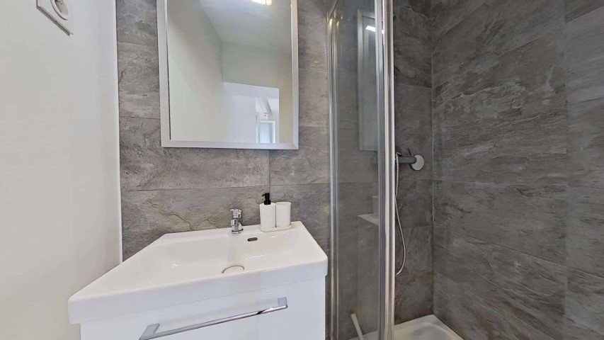  Chambre 2 - DUGOMMIER  -  Chambre 2 - DUGOMMIER  - Gallery -  17