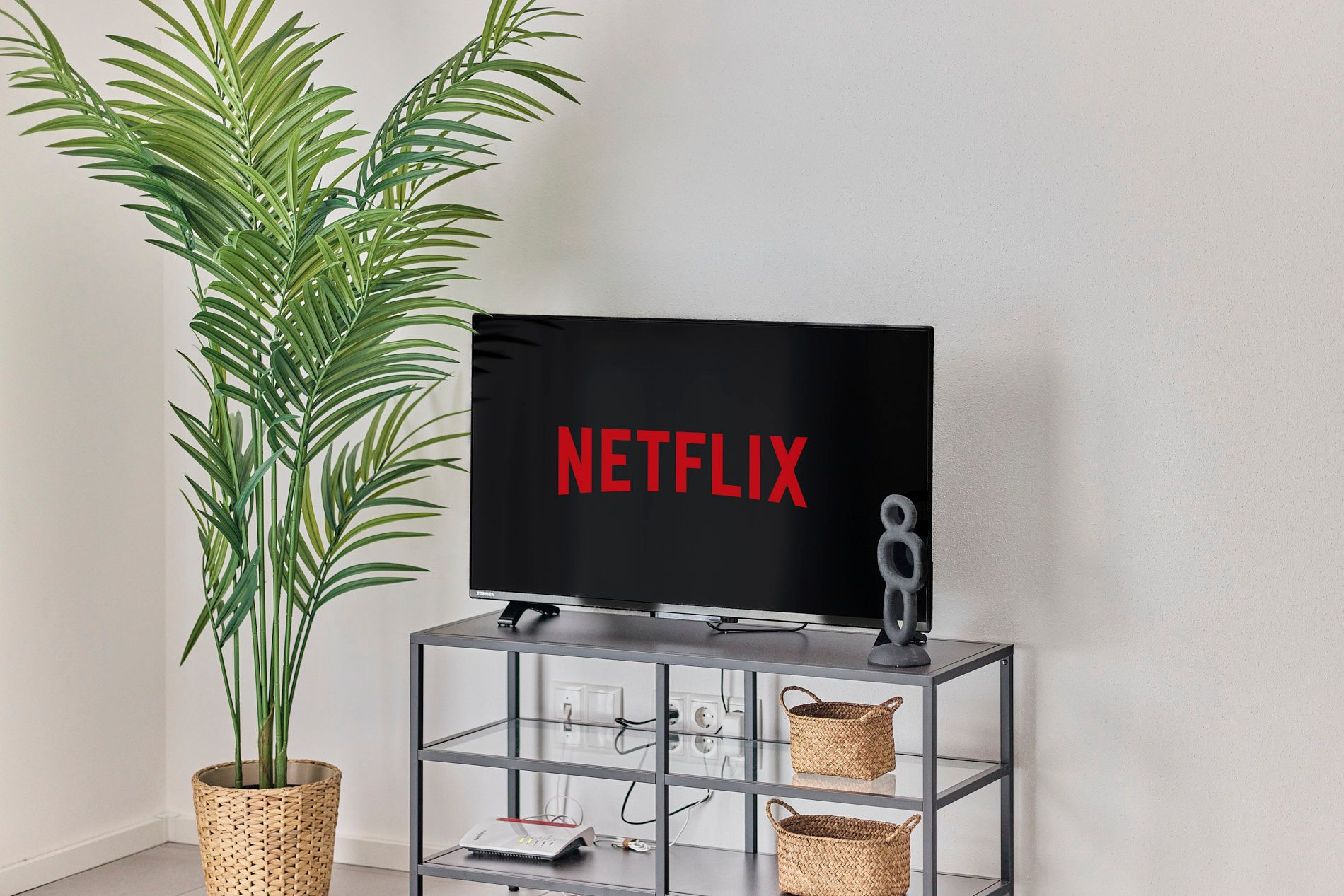Central And Quiet Netflix Balcony Parking - Central and Quiet Netflix Balcony Parking - Gallery - 10