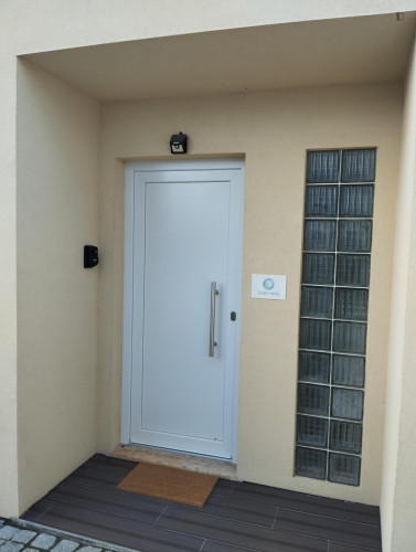 Astonishing 2 Bedroom House with a backyard close to Casais Train Station