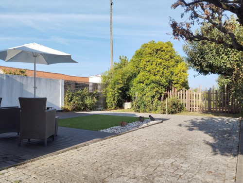 Astonishing 2 Bedroom House with a backyard close to Casais Train Station  - Gallery -  5