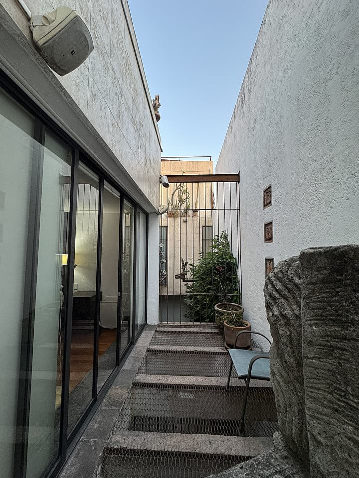  Private Master Suite  -  House-Museum Coliving Experience in Puebla's Artistic Neighborhood Home  - Gallery -  7