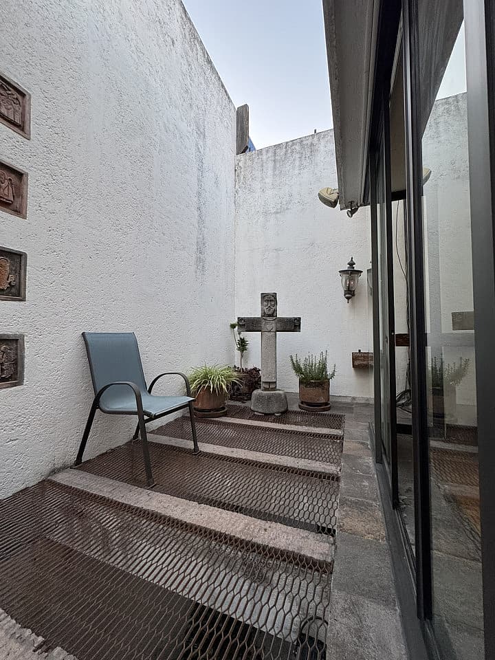  Private Master Suite  -  House-Museum Coliving Experience in Puebla's Artistic Neighborhood Home  - Gallery -  3