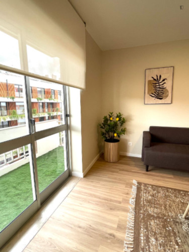 Apartment : 1 room / 1 living / 1 bathrom / balcony /close to ESECS - Gallery - 5