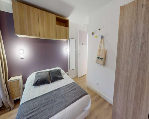 Sublime double bedroom in Hôpital-Saint-Louis