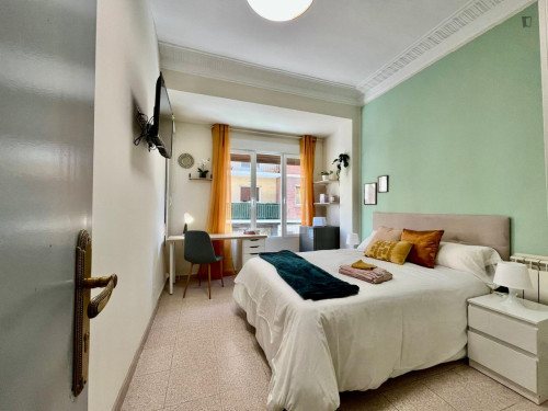 Sublime double bedroom near Parque de Juan Faustino Bruil