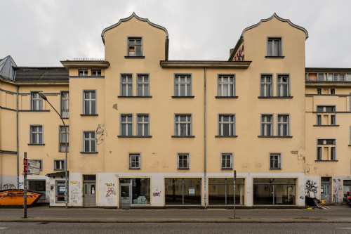 Work and Travel in Potsdam: Spacious renovated apartment for six