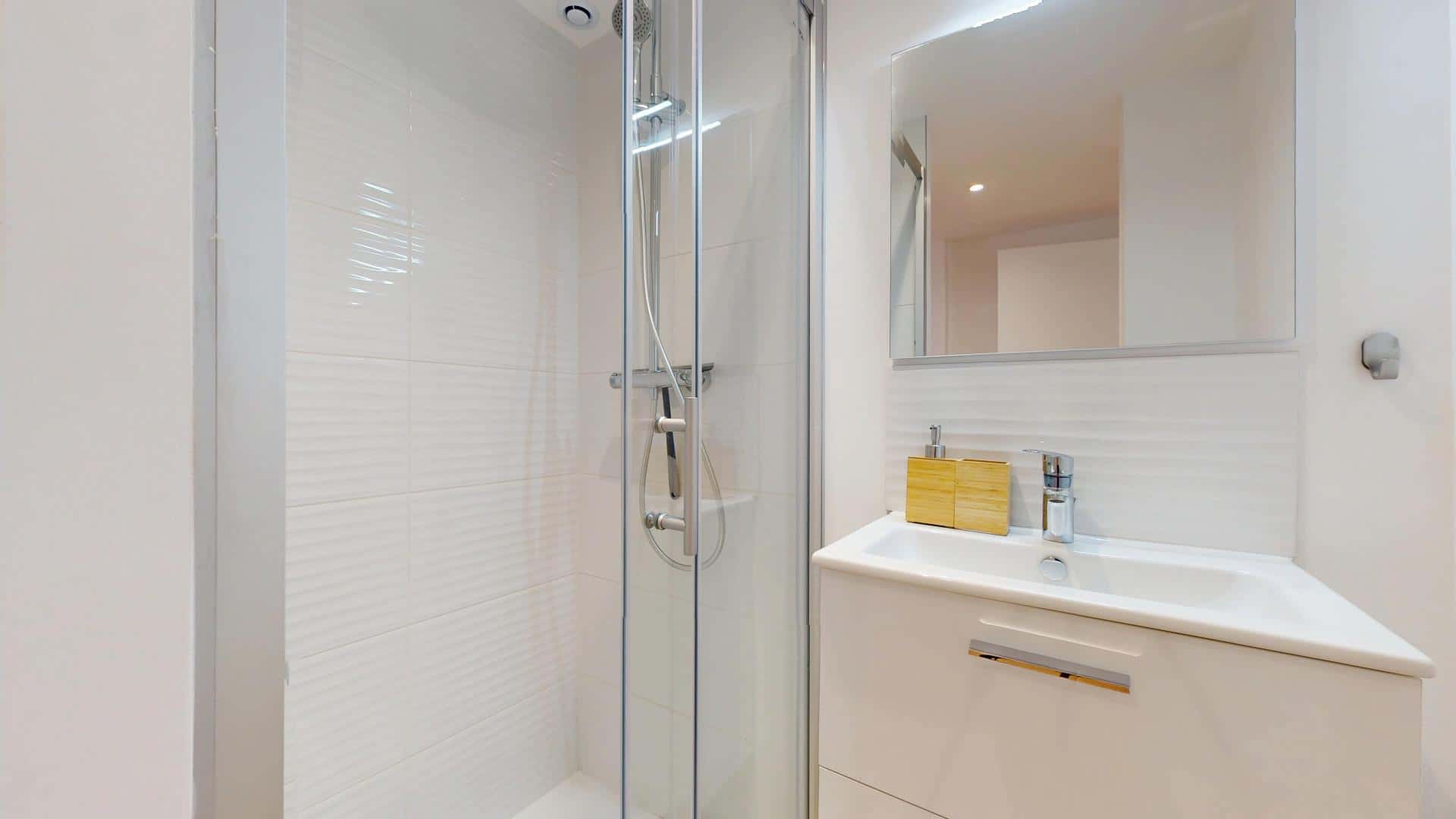 3 Bedrooms - 8