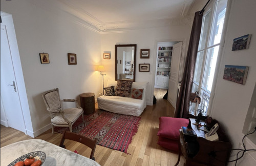 Bright and Quiet 2-Bedroom Apartment – 53 sqm in the Heart of Paris’ 9th Arrondissement, Saint-Georges