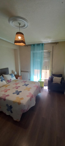 Welcoming 3 Bedroom Apartment close to Campo de San Francisco Park  - Gallery -  5