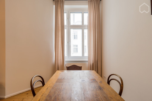 Feel-good home on Savignyplatz in Charlottenburg