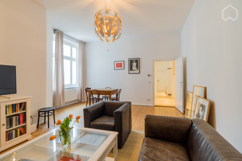 Feel-good home on Savignyplatz in Charlottenburg