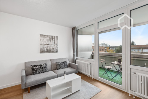 Finest studio with spa & balcony near KPMG, PwC, L'Oréal, trade fair