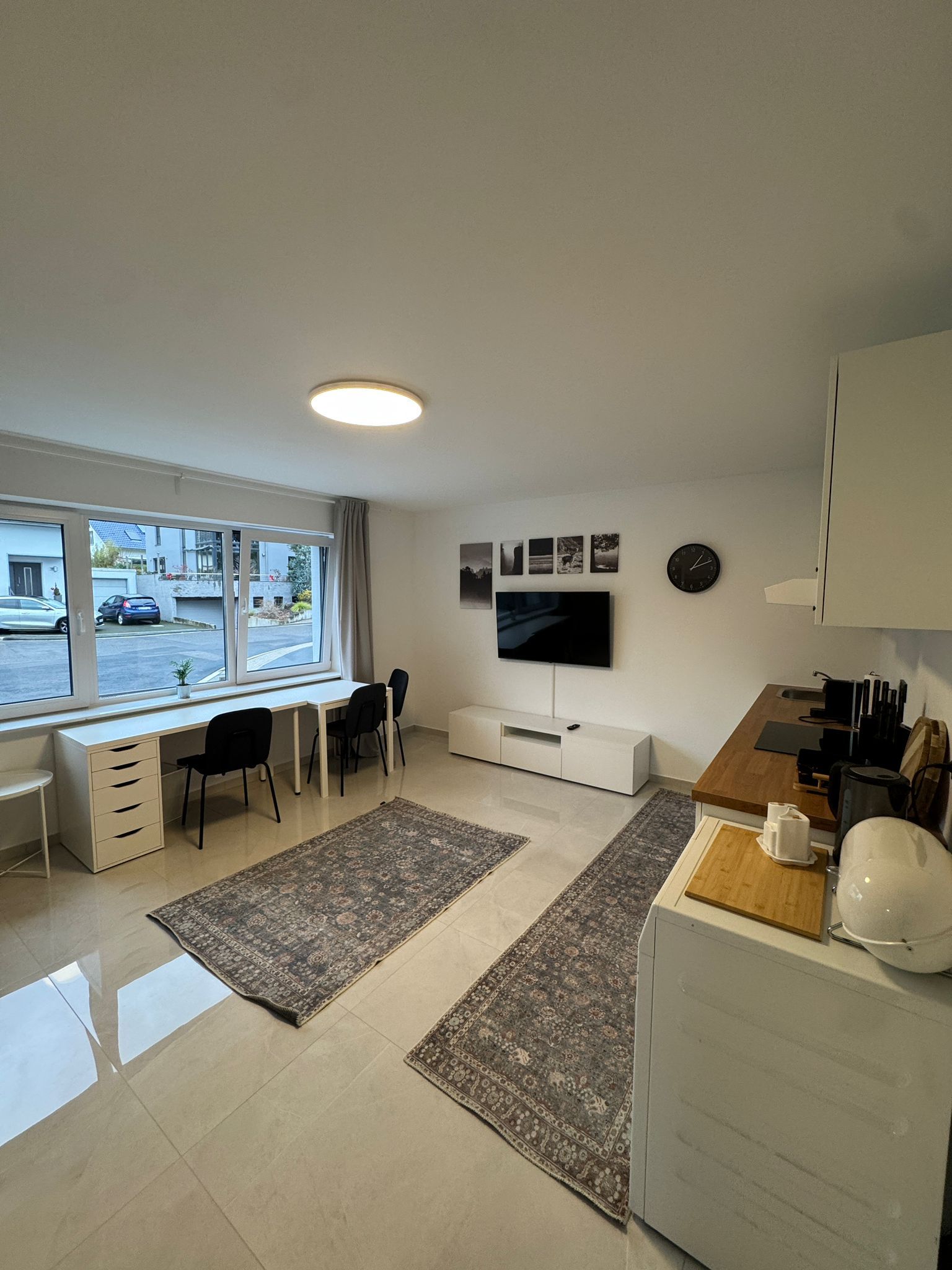 First Occupancy: Fully Furnished Modern Apartment In A Quiet Location - 1