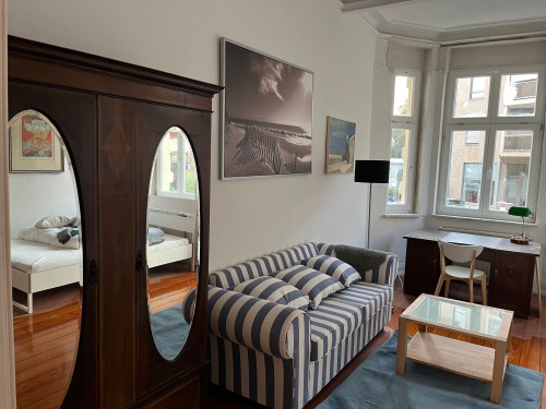 great 43 sqm apartment in historical villa with direct garden access