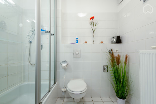 Modern, bright & comfortable 1 room apartment, floor-to-ceiling panoramic windows near main station - Gallery - 9