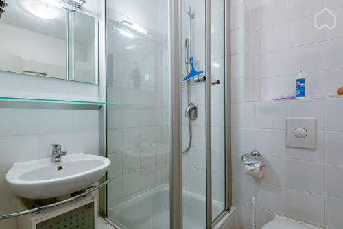 Modern, bright & comfortable 1 room apartment, floor-to-ceiling panoramic windows near main station - Gallery - 7