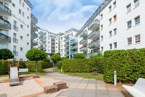 Modern, bright & comfortable 1 room apartment, floor-to-ceiling panoramic windows near main station
