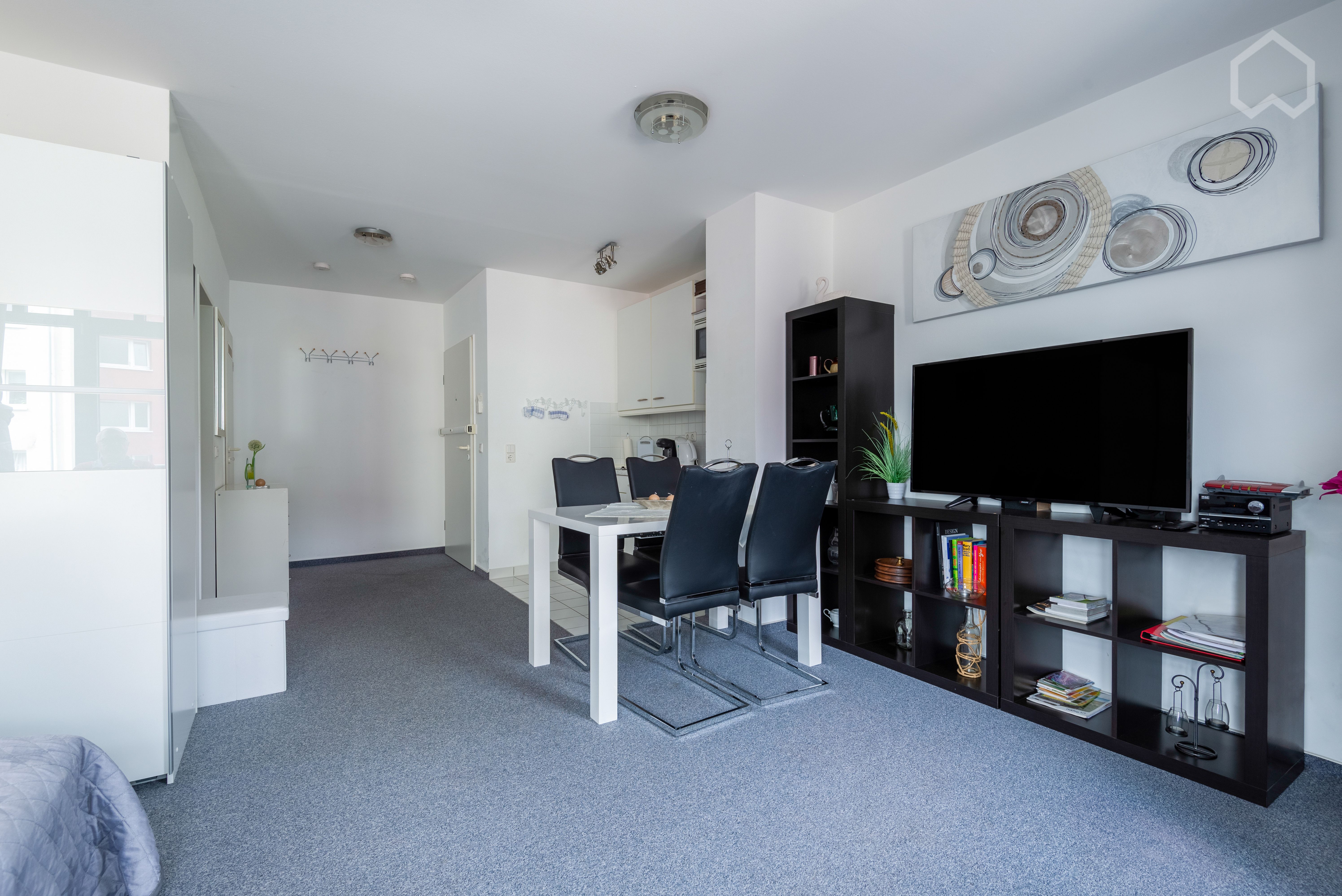 Modern, Bright & Comfortable 1 Room Apartment, Floor-To-Ceiling Panoramic Windows Near Main Station - 14