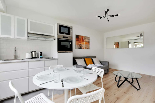 Lumineux T2 République/Belleville- BAIL MOBILITE