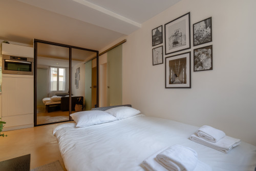Quiet 1BR w/AC - Near Opera & Champs-Élysées