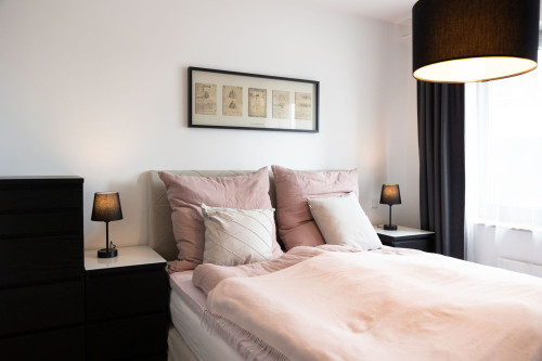 Rob’s Suite: 2-room apartment with panoramic views of Opernplatz and bedroom with private bathroom - Gallery - 10